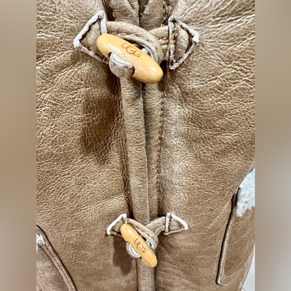 UGG AUSTRALIA HOODED SHEARLING VEST SIZE LARGE ❄️🤎💝 - Picture 4 of 11